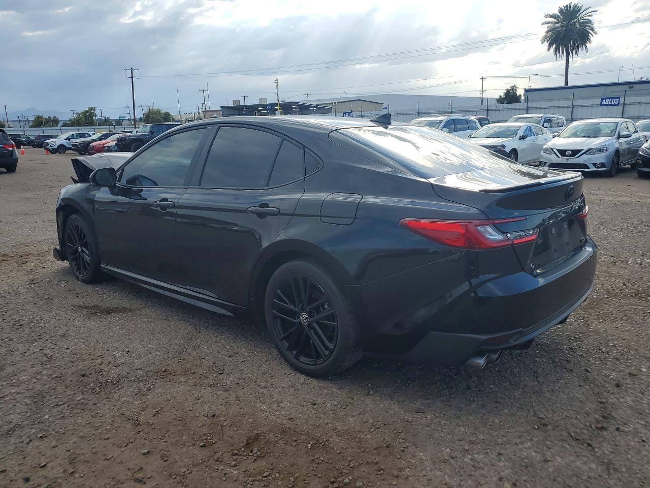 2025 Toyota Camry Se - zdjęcie 2