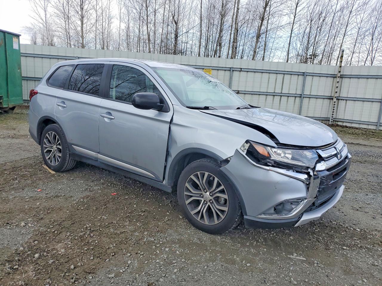2016 Mitsubishi Outlander Es - zdjęcie 4