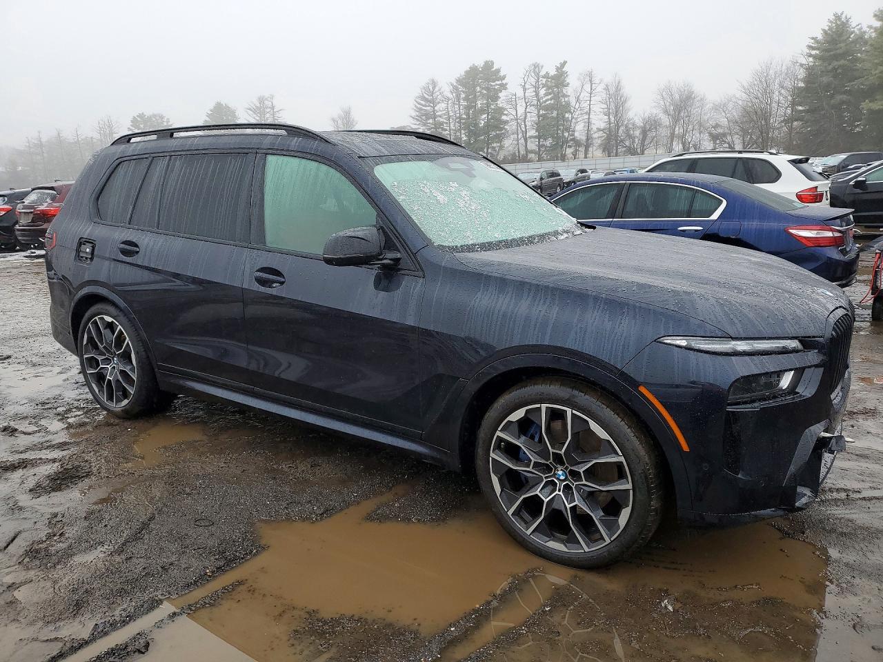 2025 BMW X7 M60I - zdjęcie 4