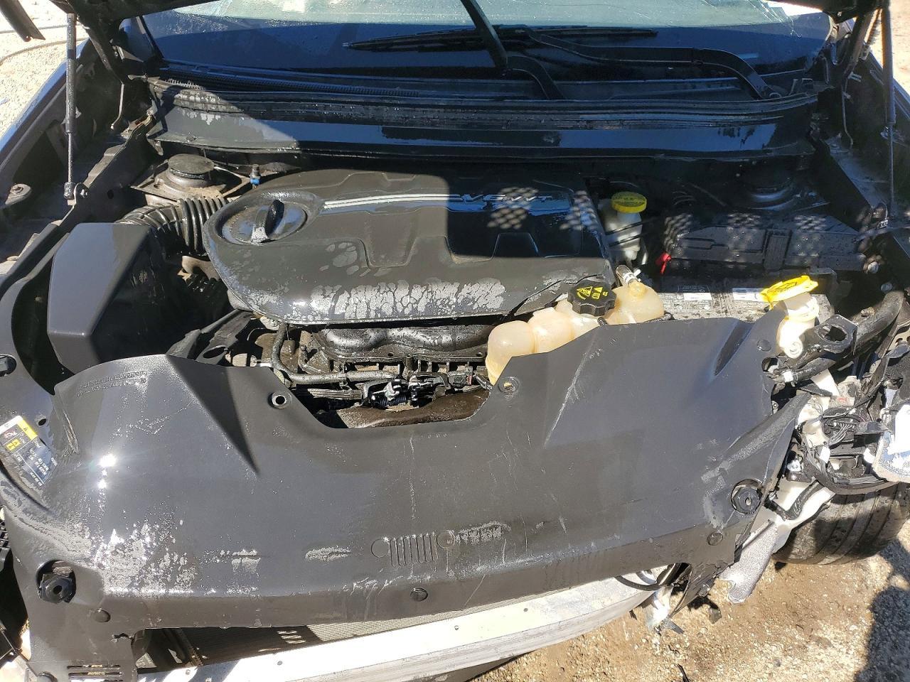 2019 Jeep Cherokee Latitude Plus - zdjęcie 12