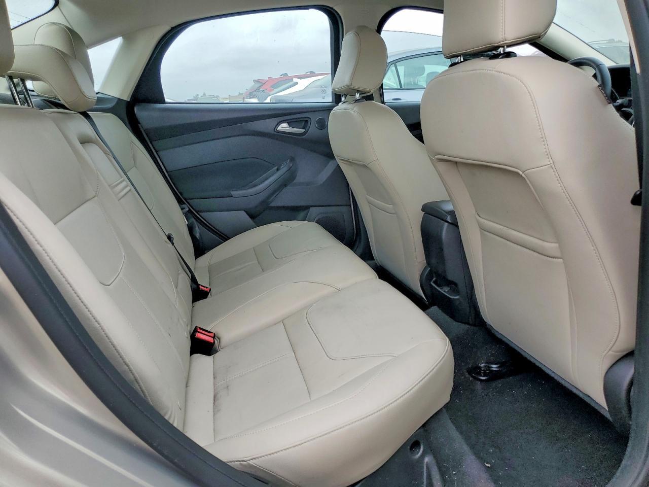 2015 Ford Focus Titanium - zdjęcie 10