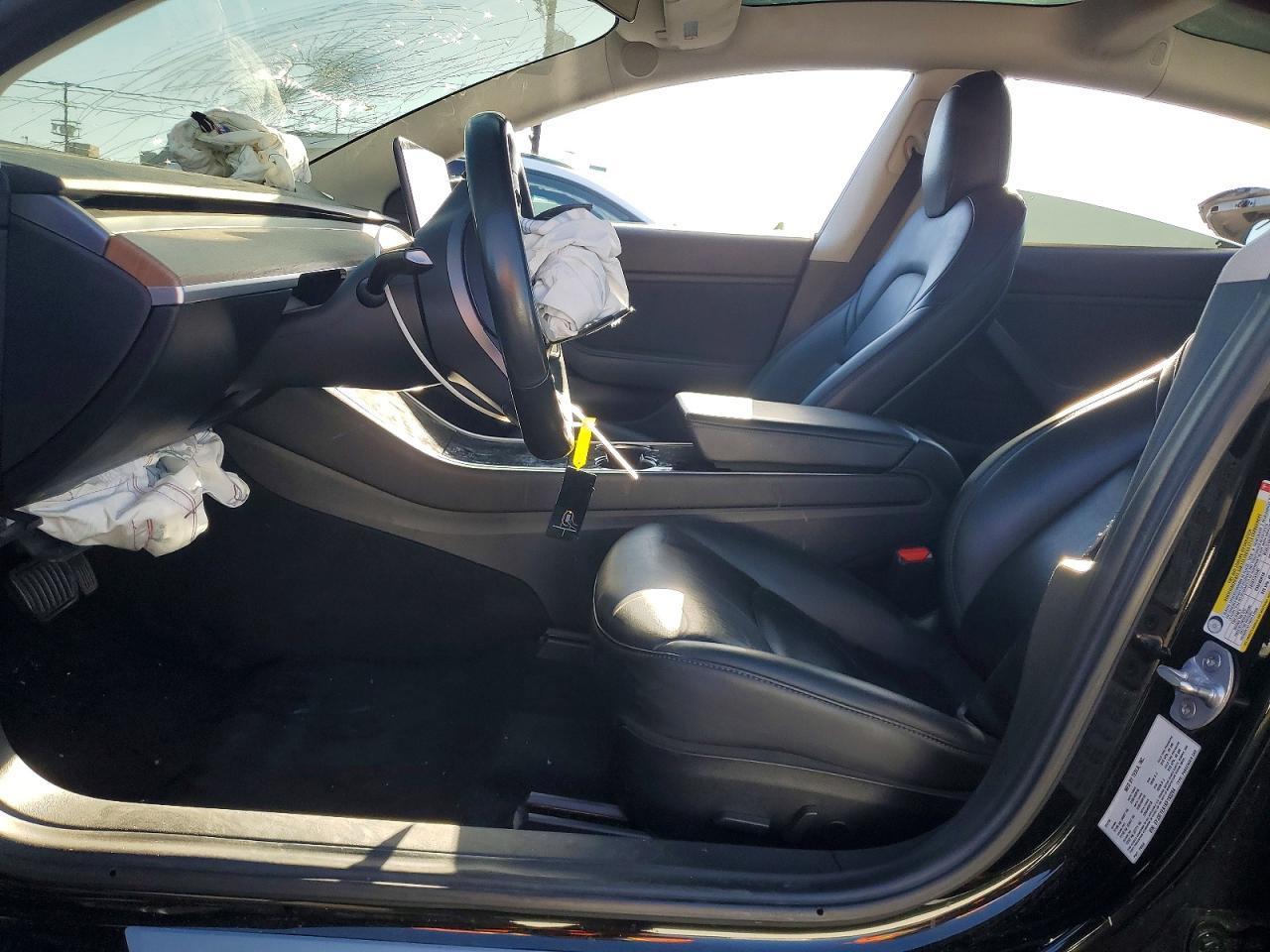 2019 Tesla Model 3 - zdjęcie 7