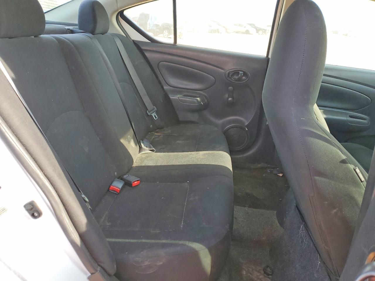 2015 Nissan Versa 1.6 S Plus - zdjęcie 10