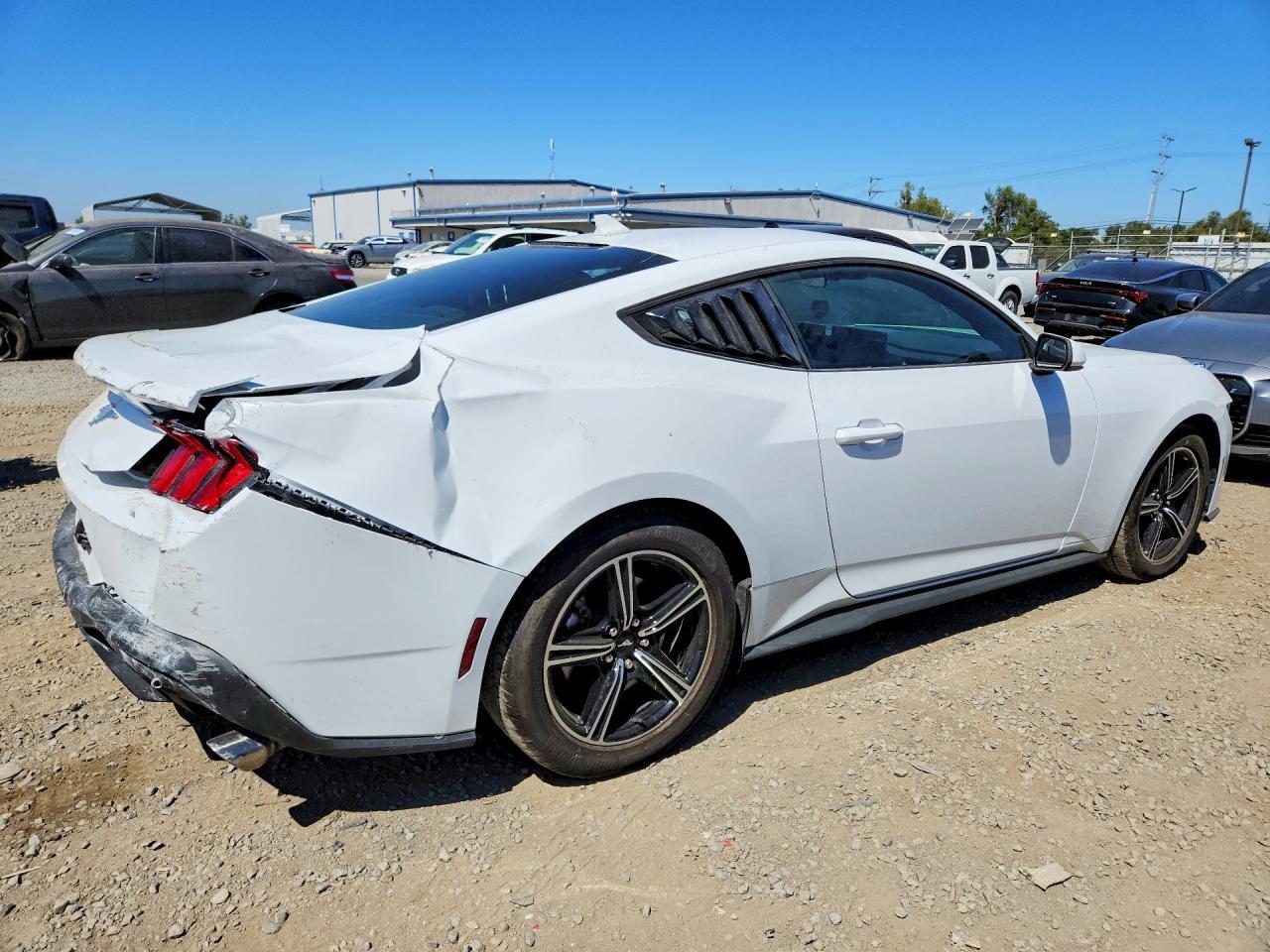 2025 Ford Mustang - zdjęcie 3