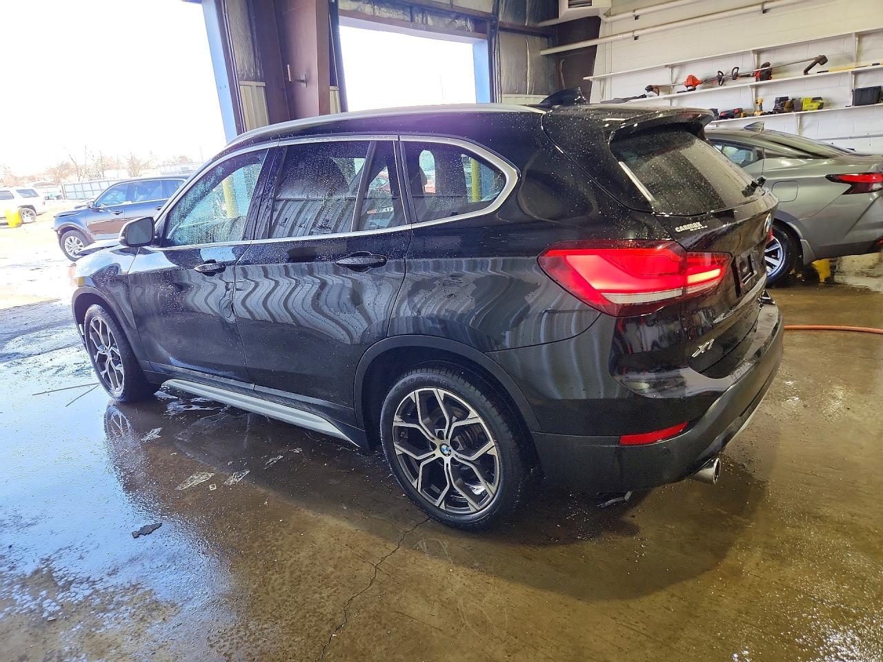 2021 BMW X1 xDrive28I - zdjęcie 2