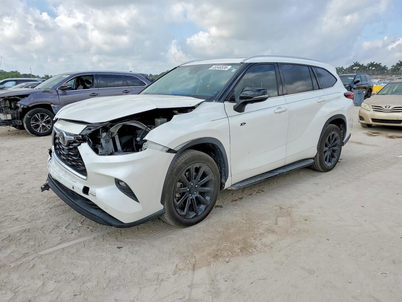 2021 Toyota Highlander Limited - zdjęcie główne