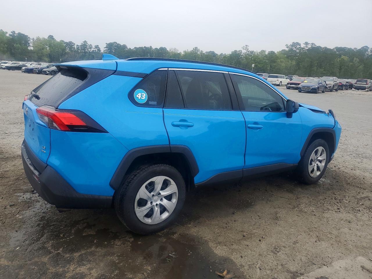 2021 Toyota Rav4 Le - zdjęcie 3