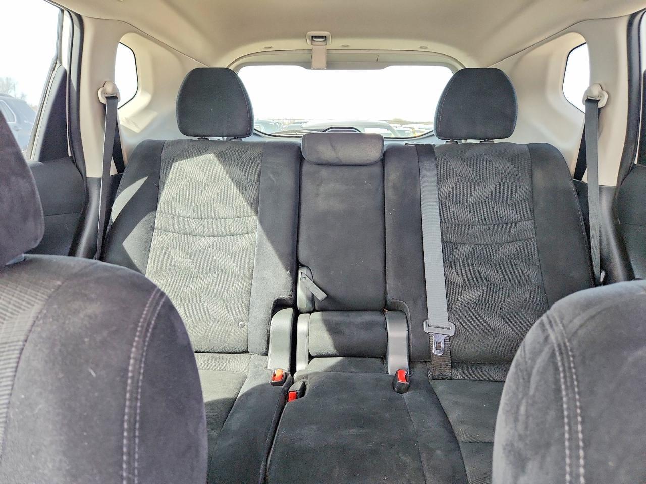 2014 Nissan Rogue S - zdjęcie 10