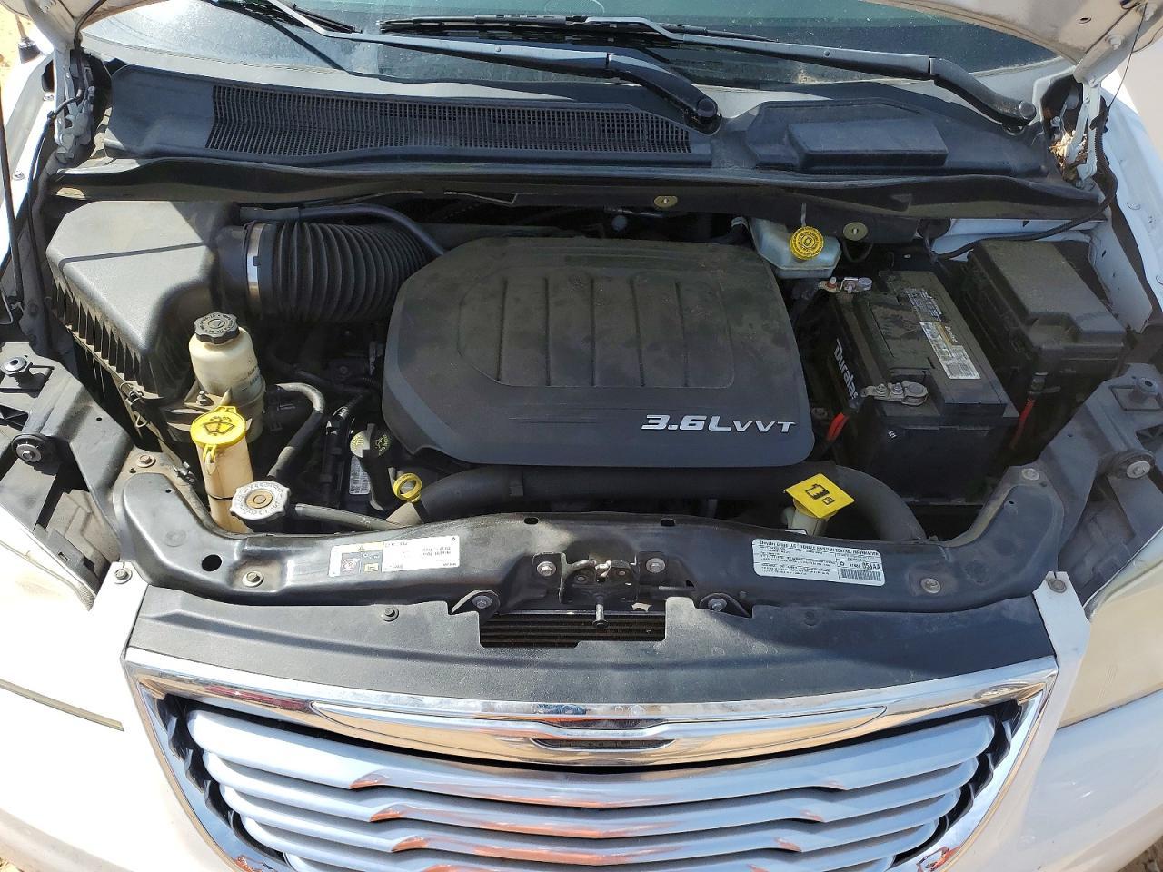 2014 Chrysler Town & Country Touring - zdjęcie 12