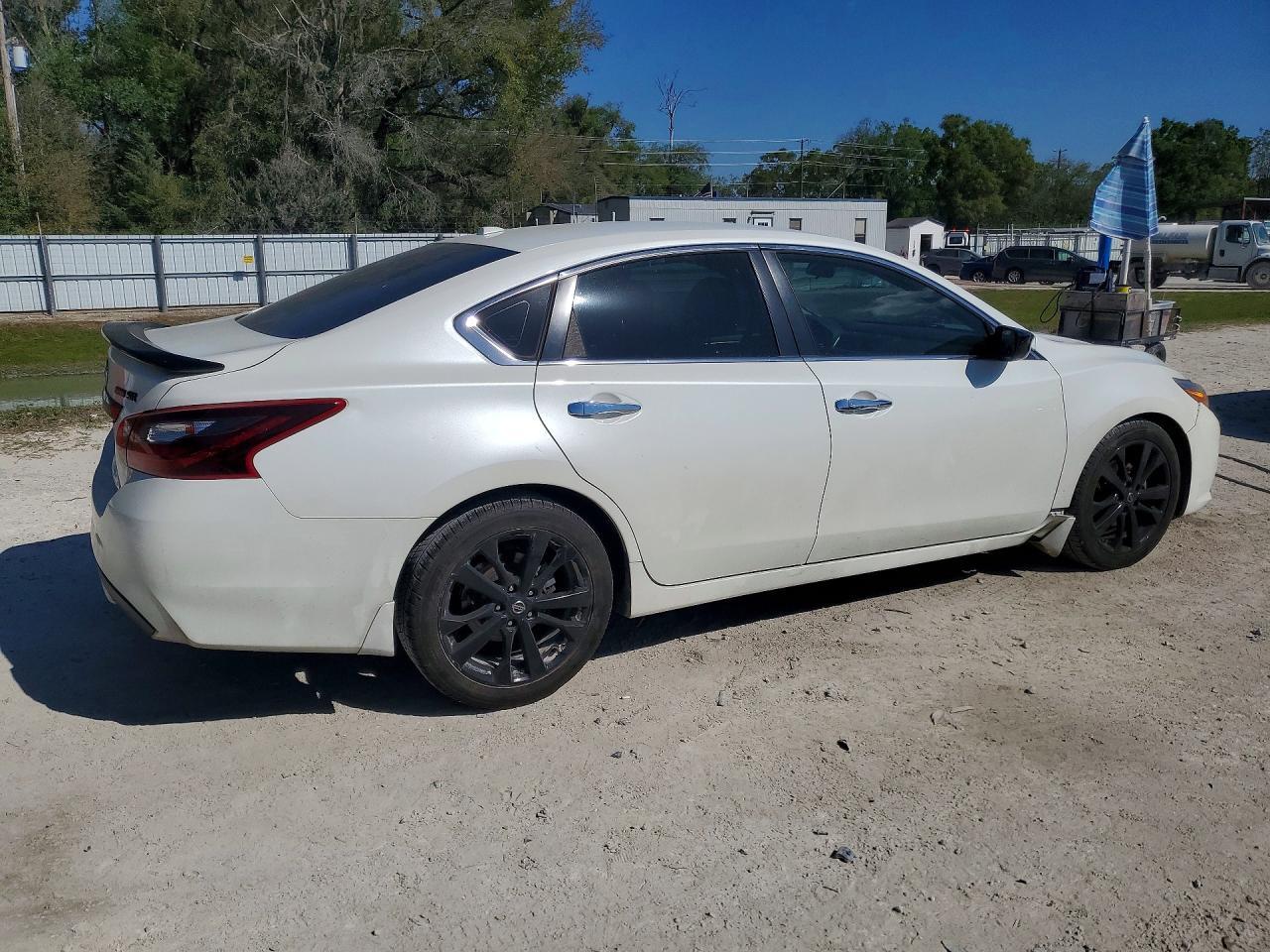 2018 Nissan Altima 2.5 Sr - zdjęcie 3