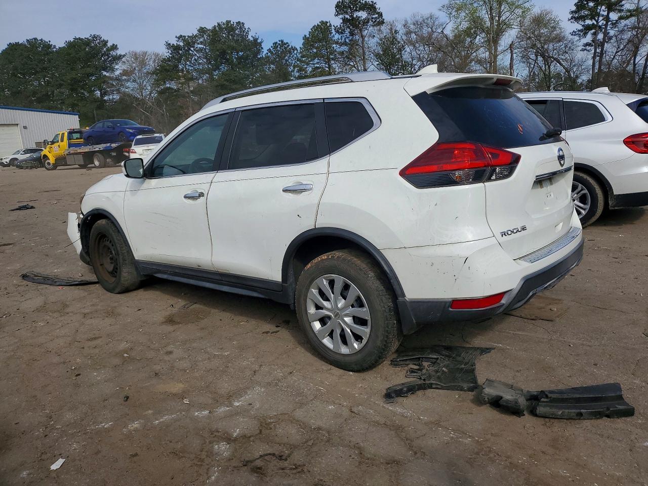 2017 Nissan Rogue - zdjęcie 2