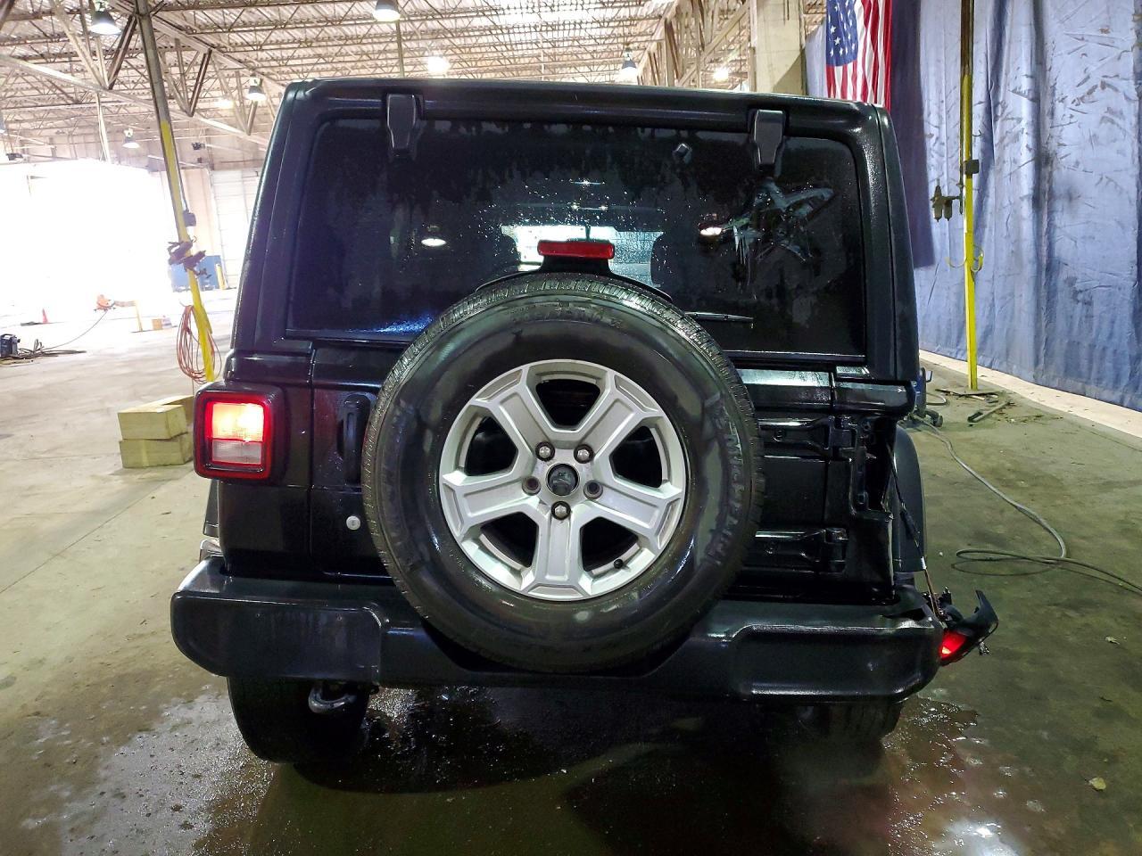 2020 Jeep Wrangler Unlimited Sport - zdjęcie 6