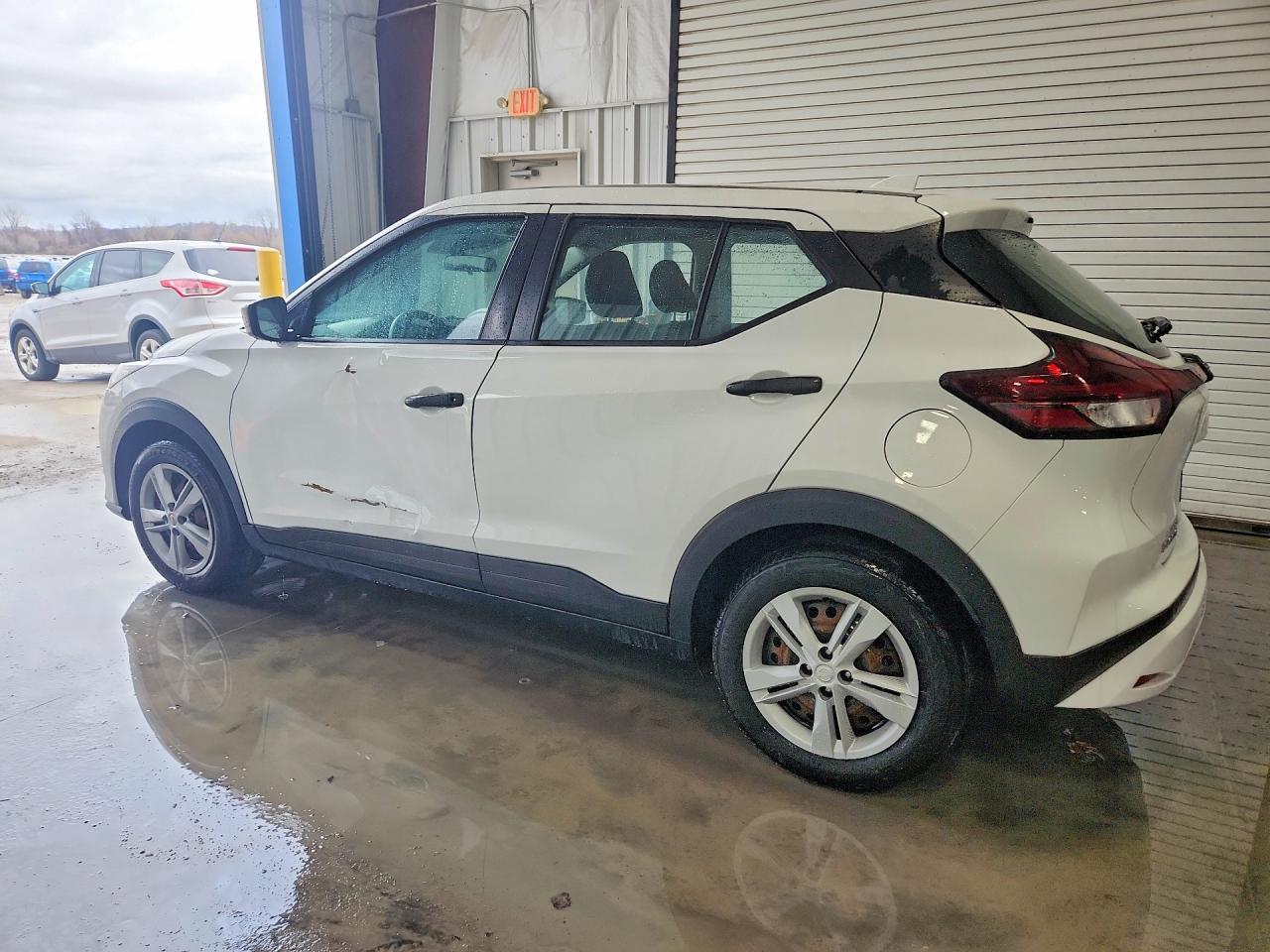 2022 Nissan Kicks S - zdjęcie 2