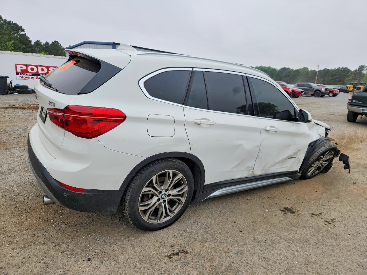 2017 BMW X1 Sdrive28I - zdjęcie 3