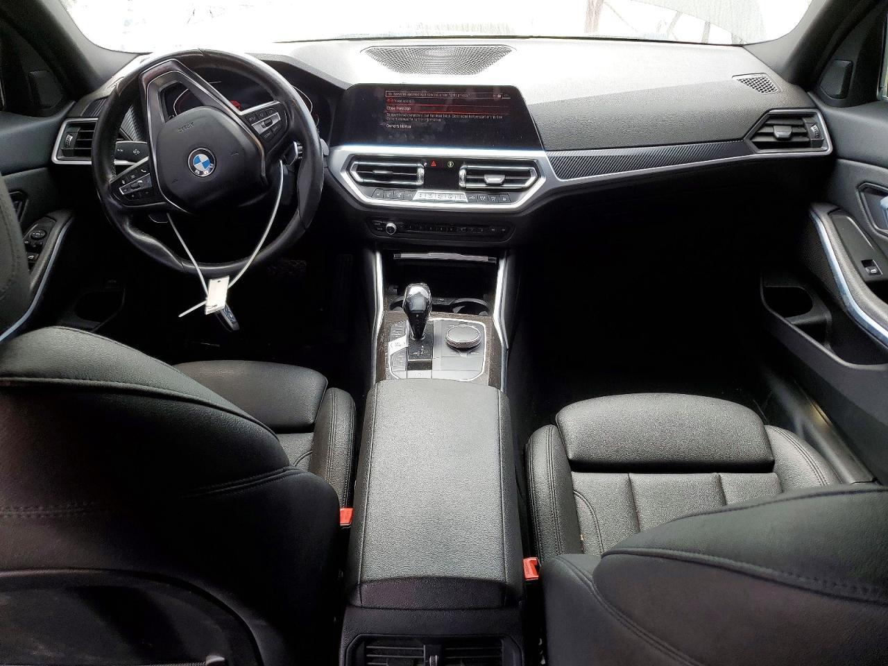 2020 BMW 330Xi - zdjęcie 8
