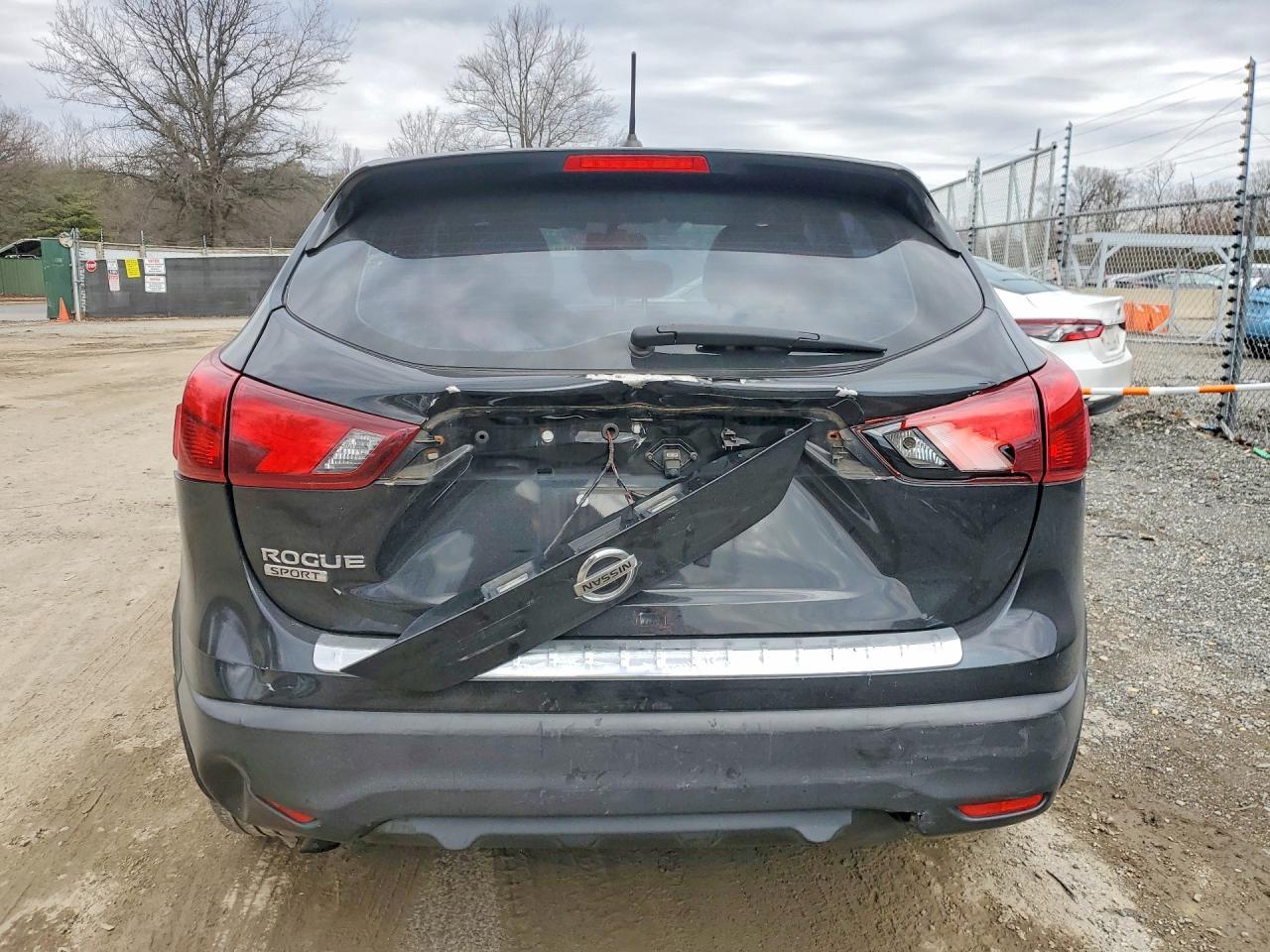 2017 Nissan Rogue Sport S - zdjęcie 6