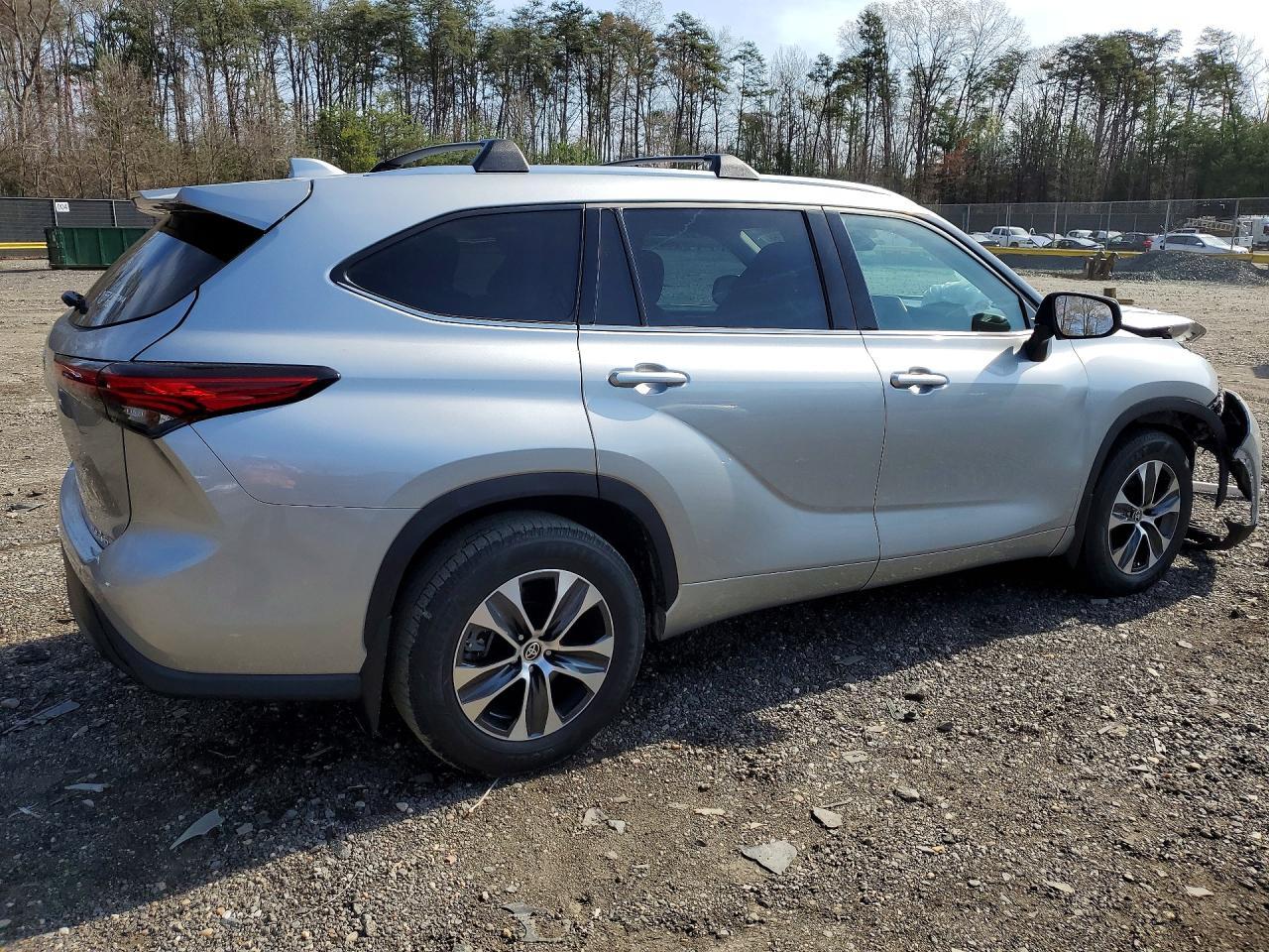 2021 Toyota Highlander Xle - zdjęcie 3