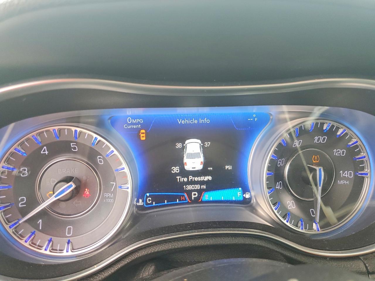 2019 Chrysler 300 Touring - zdjęcie 9