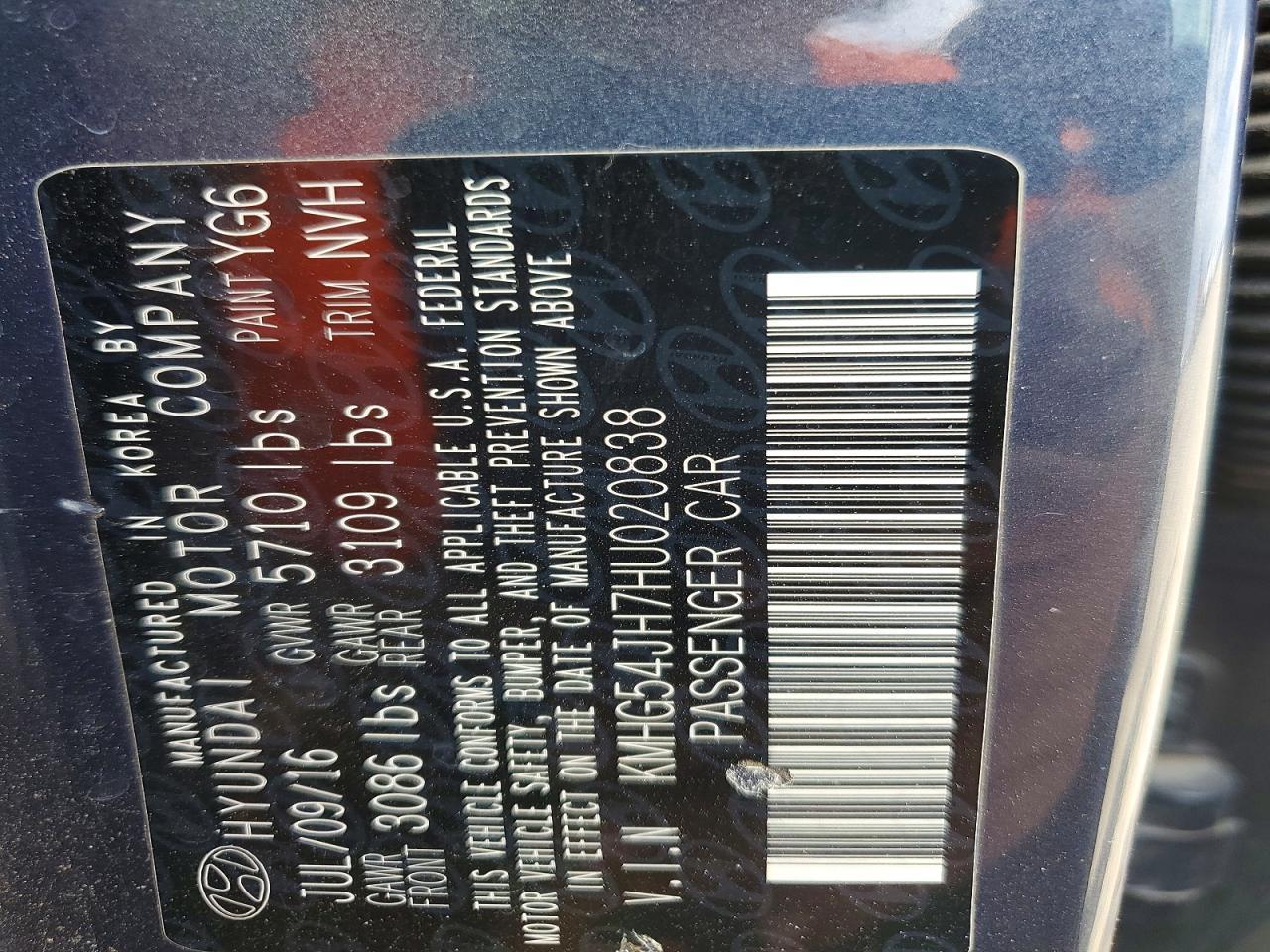 2017 Genesis G90 5.0 Ultimate - zdjęcie 12