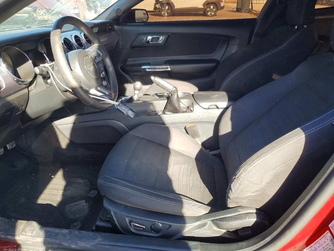 2016 Ford Mustang - zdjęcie 7