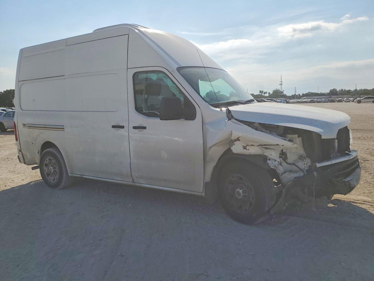 2018 Nissan Nv 2500 Hd Sv - zdjęcie 4