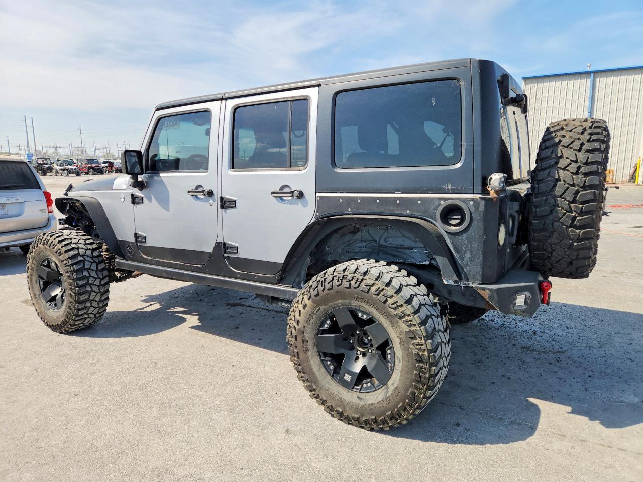 2014 Jeep Wrangler Unlimited Sport - zdjęcie 2