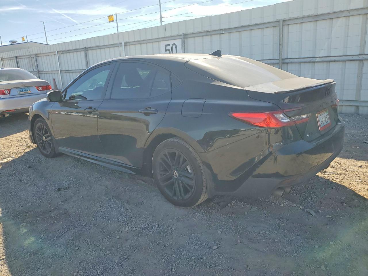 2026 Toyota Camry Xse - zdjęcie 2