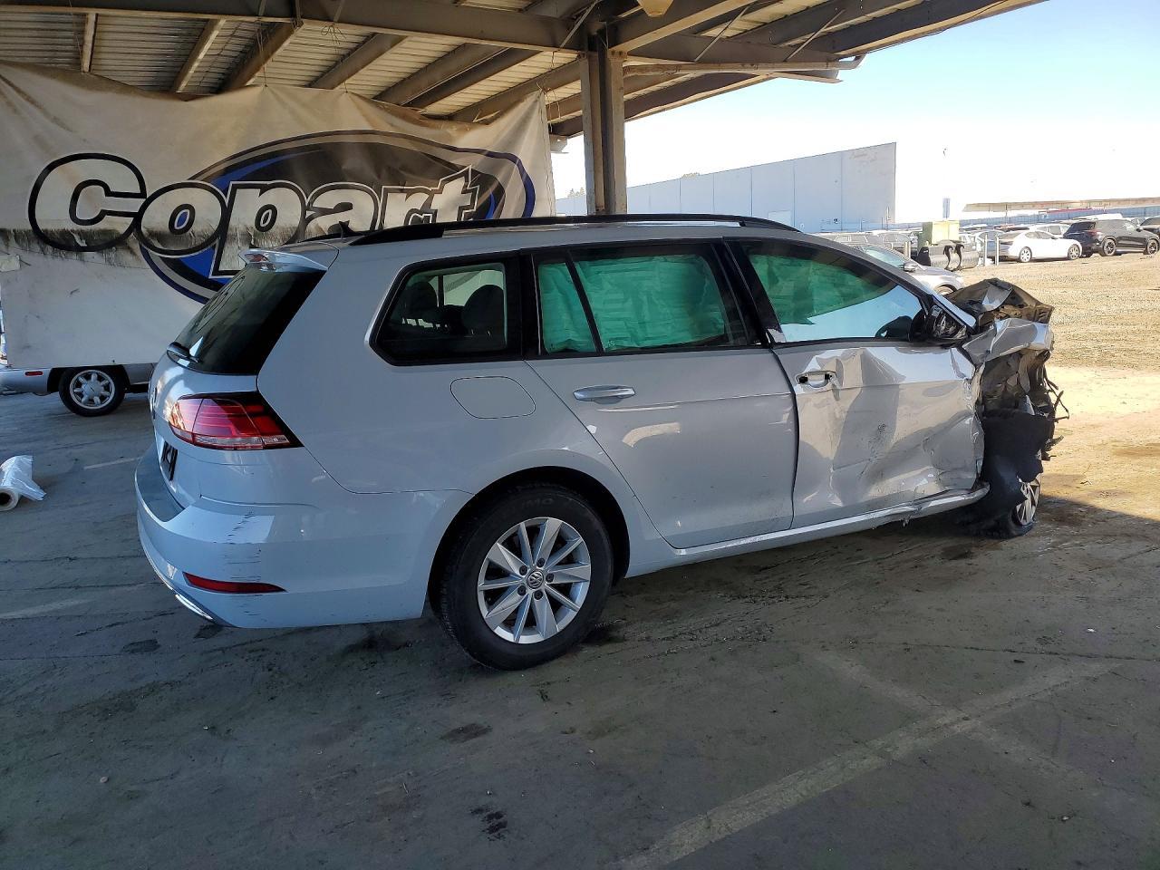 2019 Volkswagen Golf Sportwagen S - zdjęcie 3