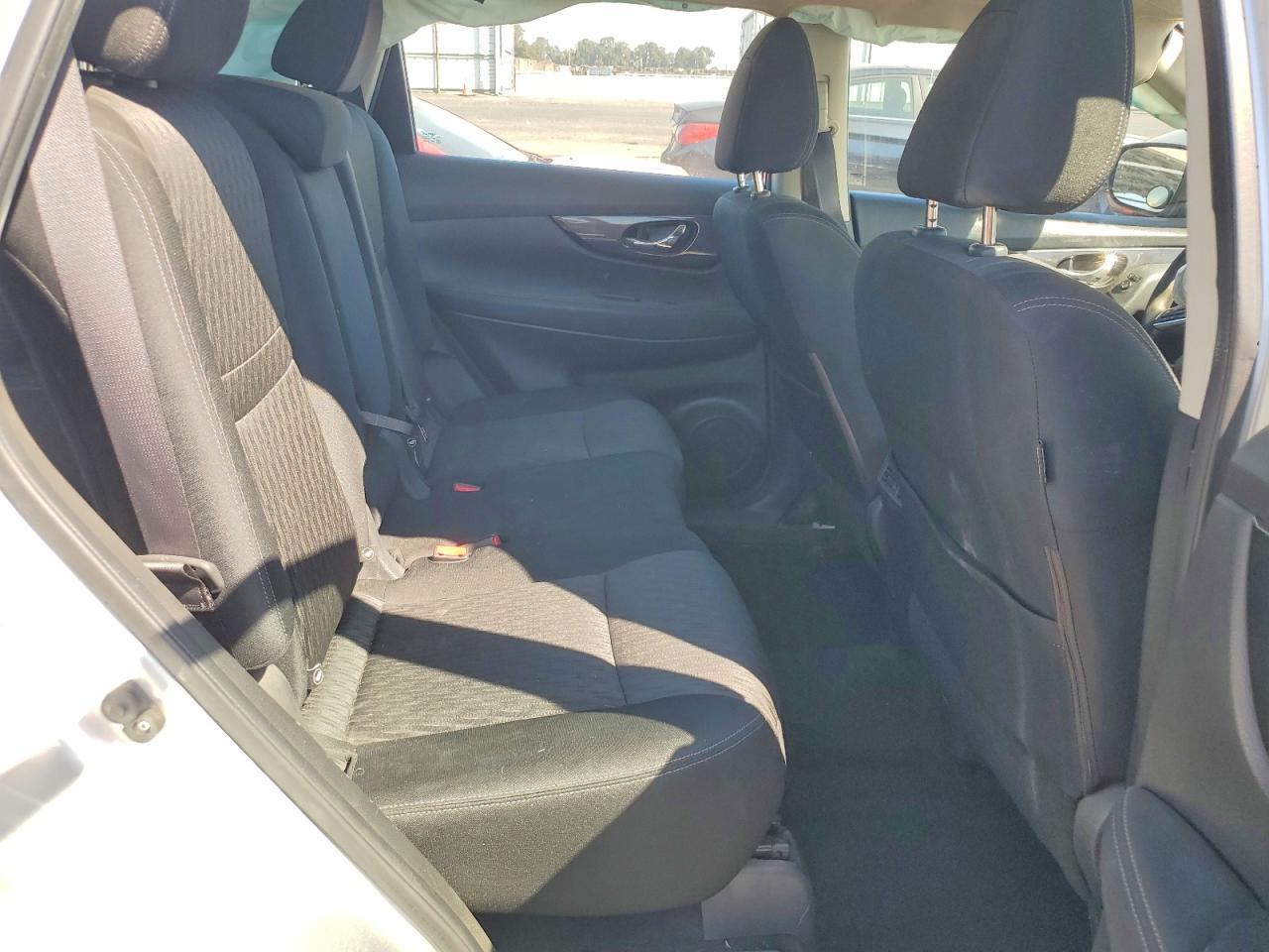 2017 Nissan Rogue S - zdjęcie 11