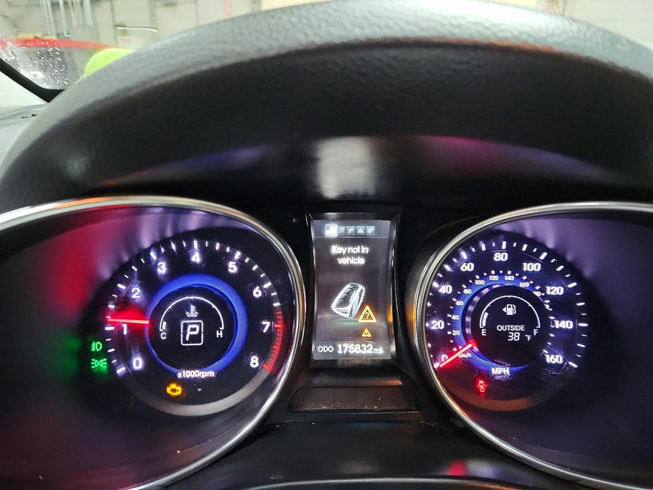2014 Hyundai Santa Fe Sport 2.0T - zdjęcie 9