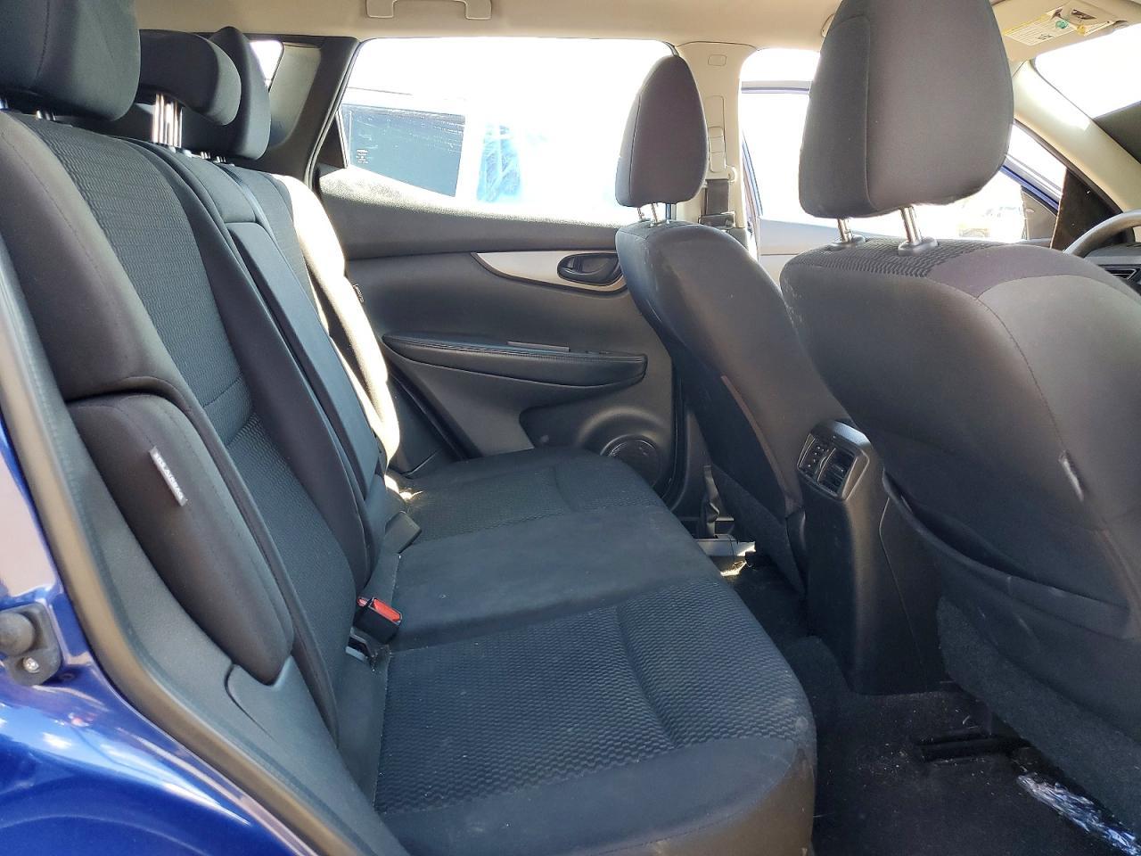 2020 Nissan Rogue Sport S - zdjęcie 11