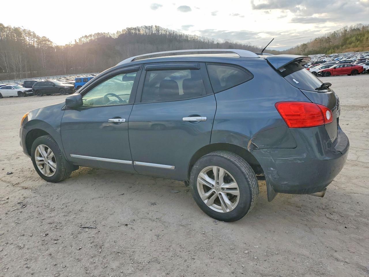 2013 Nissan Rogue S - zdjęcie 2
