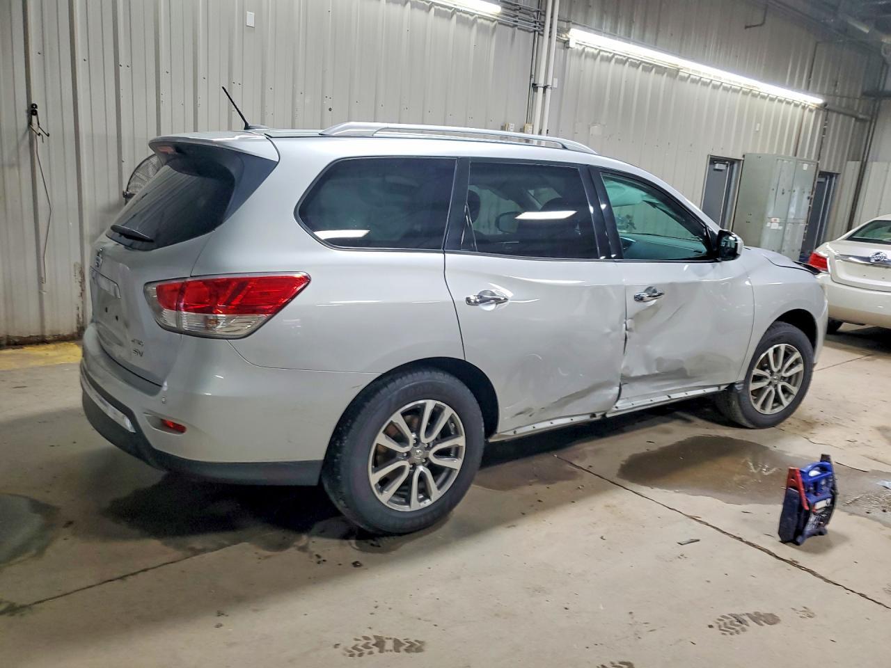 2016 Nissan Pathfinder Sv - zdjęcie 3