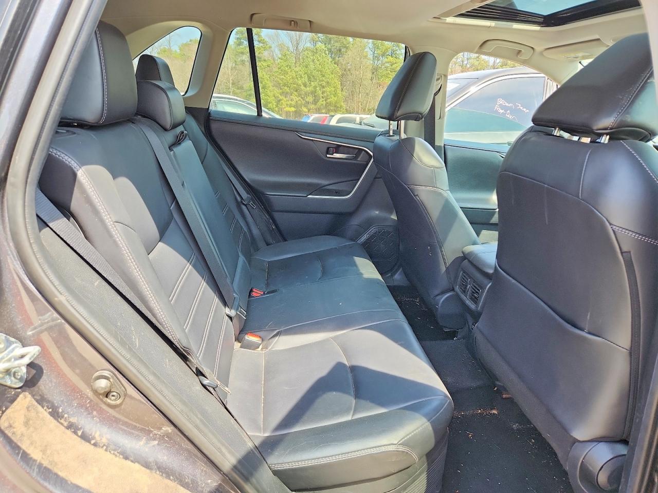 2019 Toyota Rav4 Hybrid Limited - zdjęcie 11