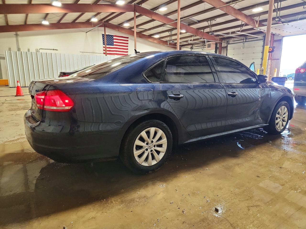 2013 Volkswagen Passat S - zdjęcie 3