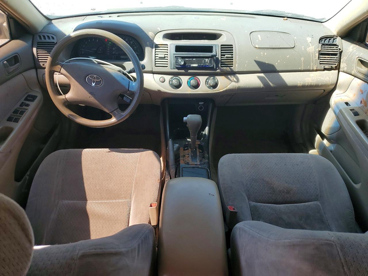 2022 Toyota Camry Le - zdjęcie 8