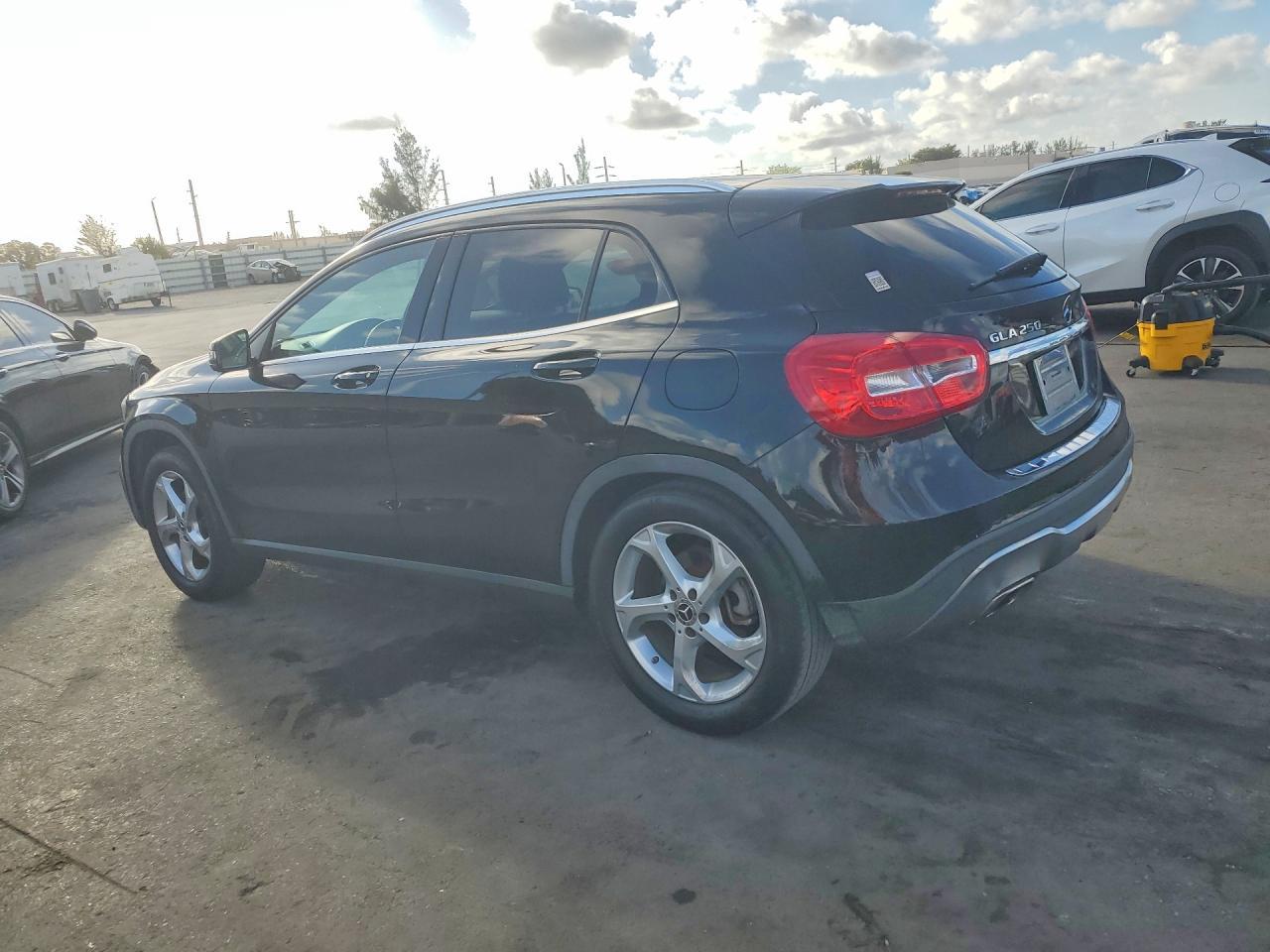 2018 Mercedes-Benz Gla 250 - zdjęcie 2