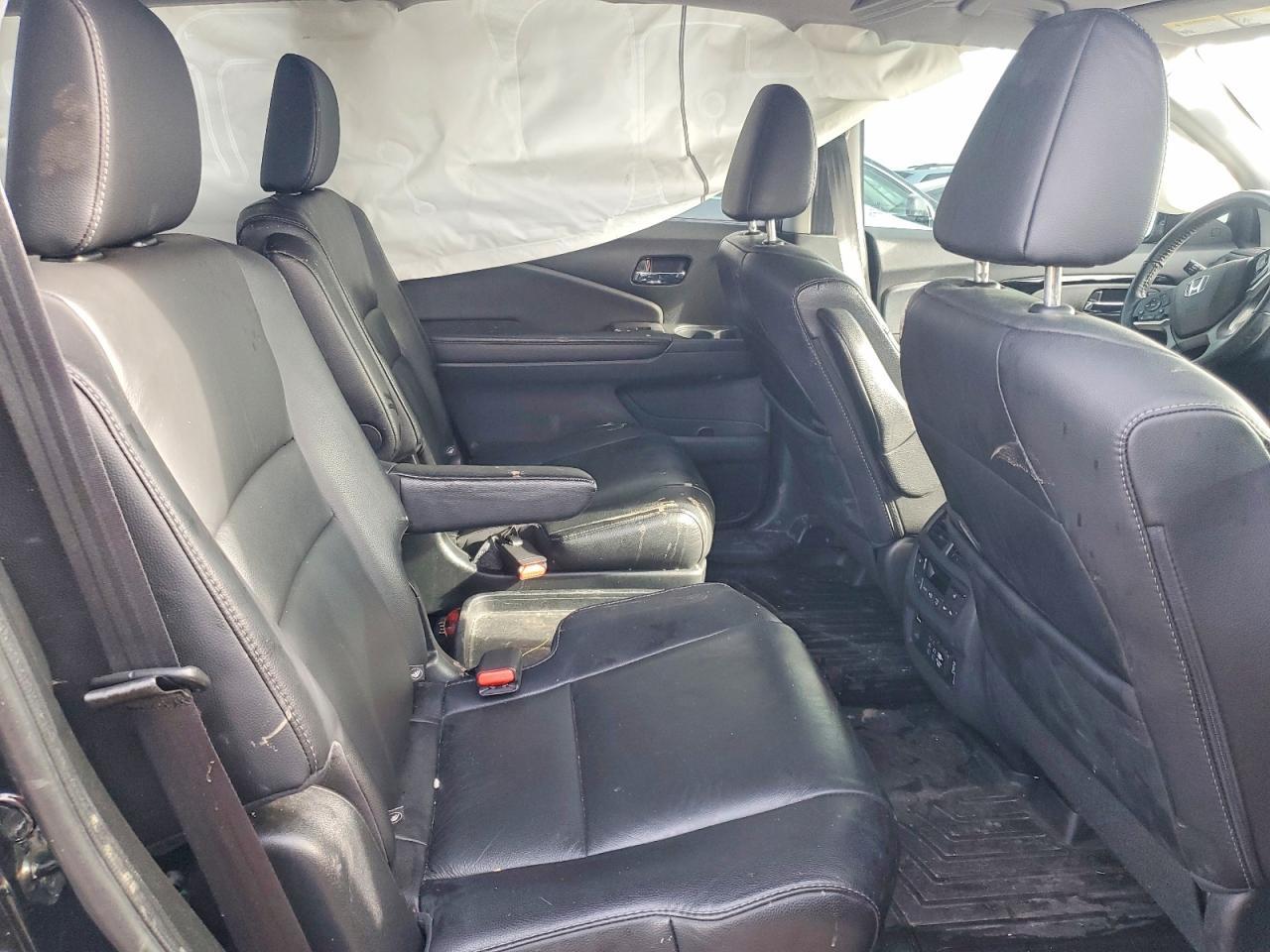 2021 Honda Pilot Touring - zdjęcie 11