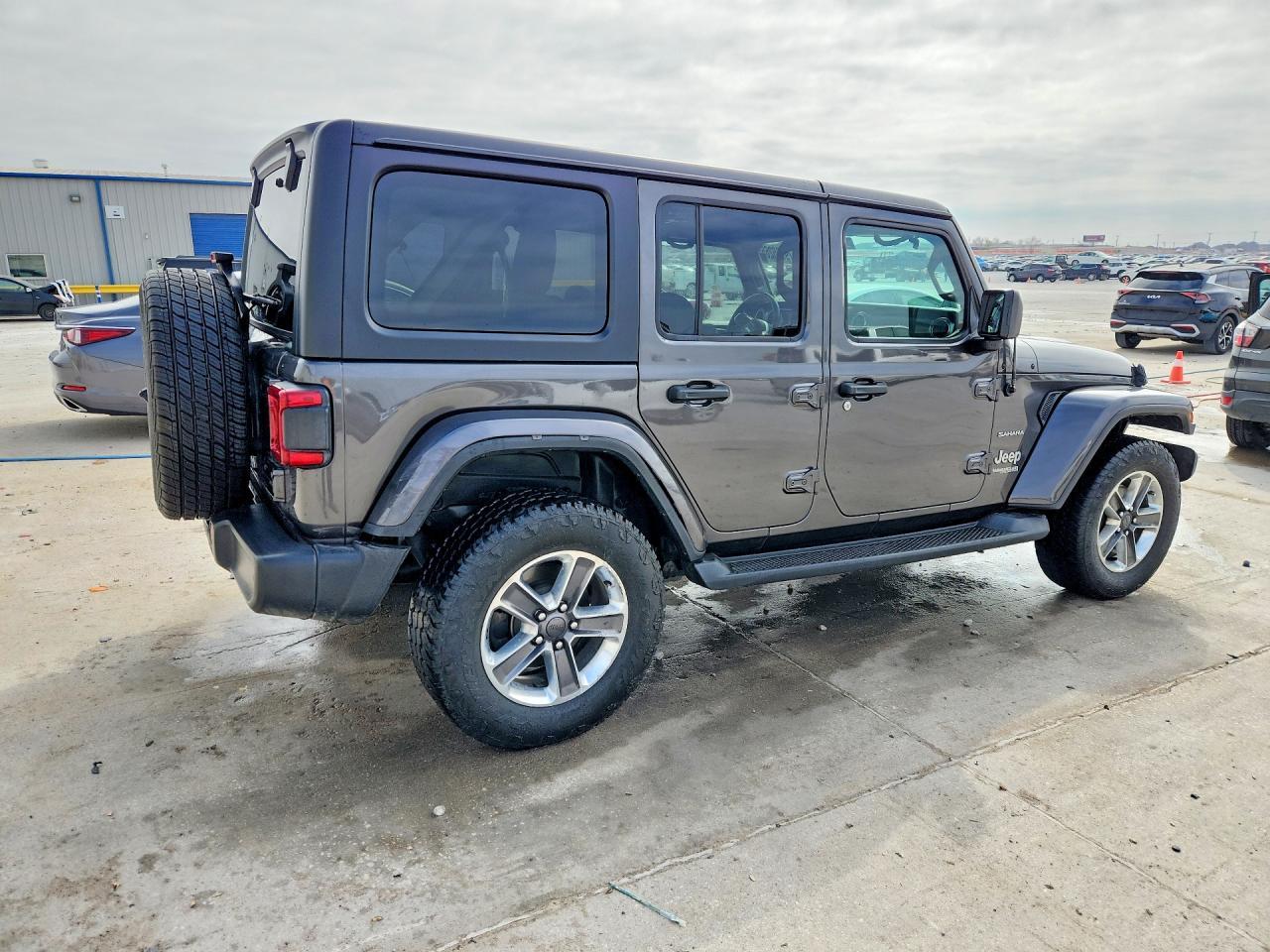 2019 Jeep Wrangler Unlimited Sahara - zdjęcie 3