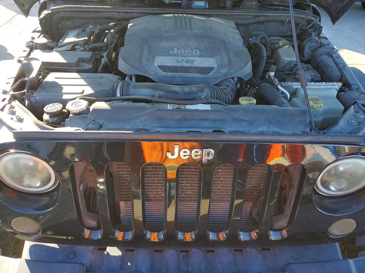 2014 Jeep Wrangler Unlimited Sport - zdjęcie 11