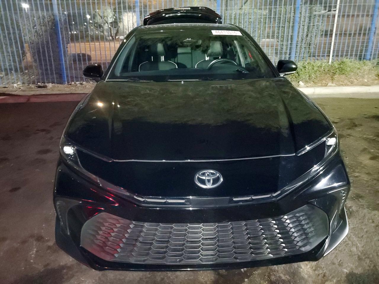 2025 Toyota Camry - zdjęcie 5