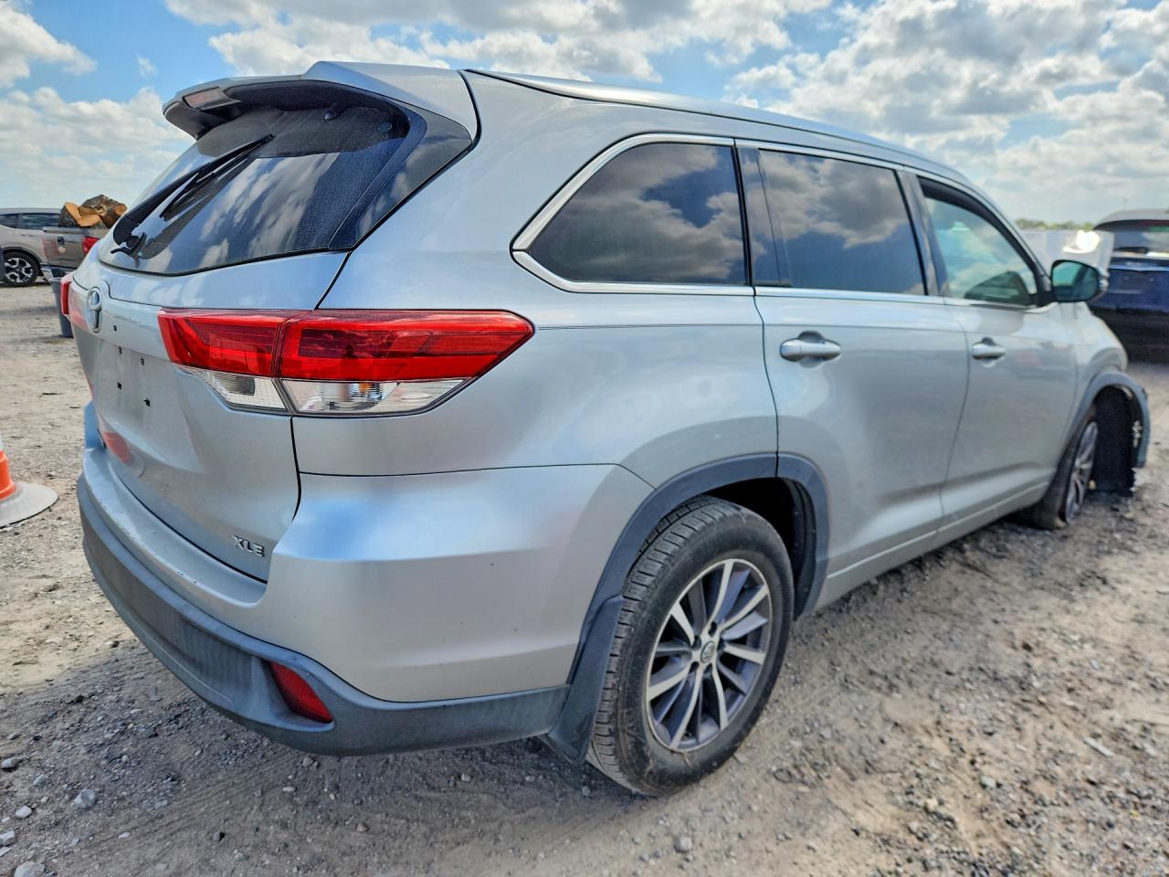 2018 Toyota Highlander Xle - zdjęcie 3