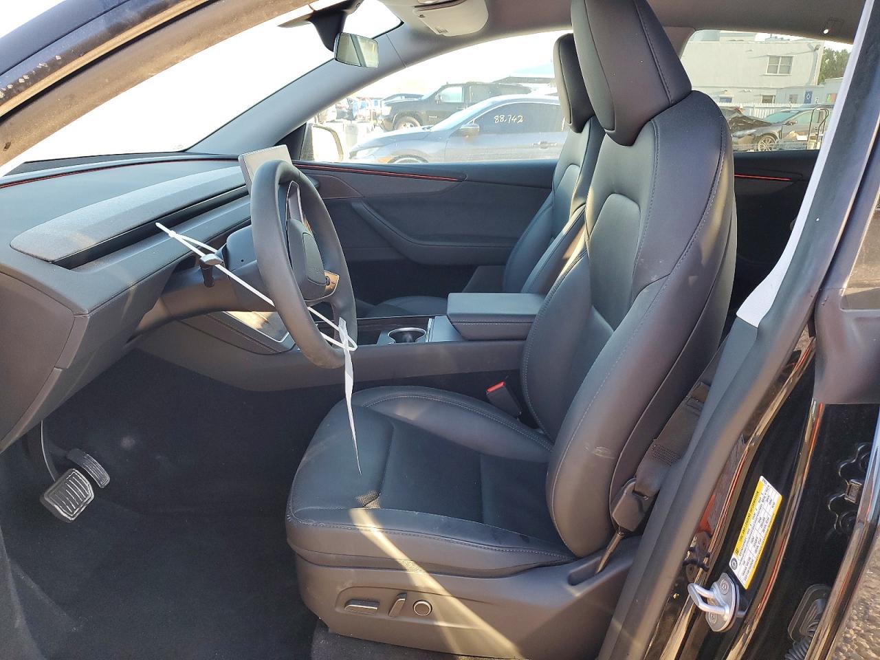 2026 Tesla Model Y - zdjęcie 7