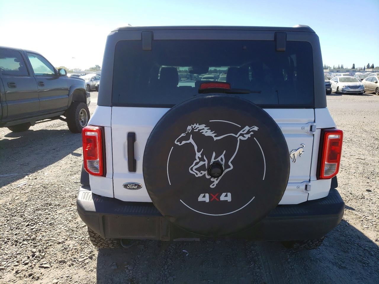 2024 Ford Bronco Black Diamond - zdjęcie 6