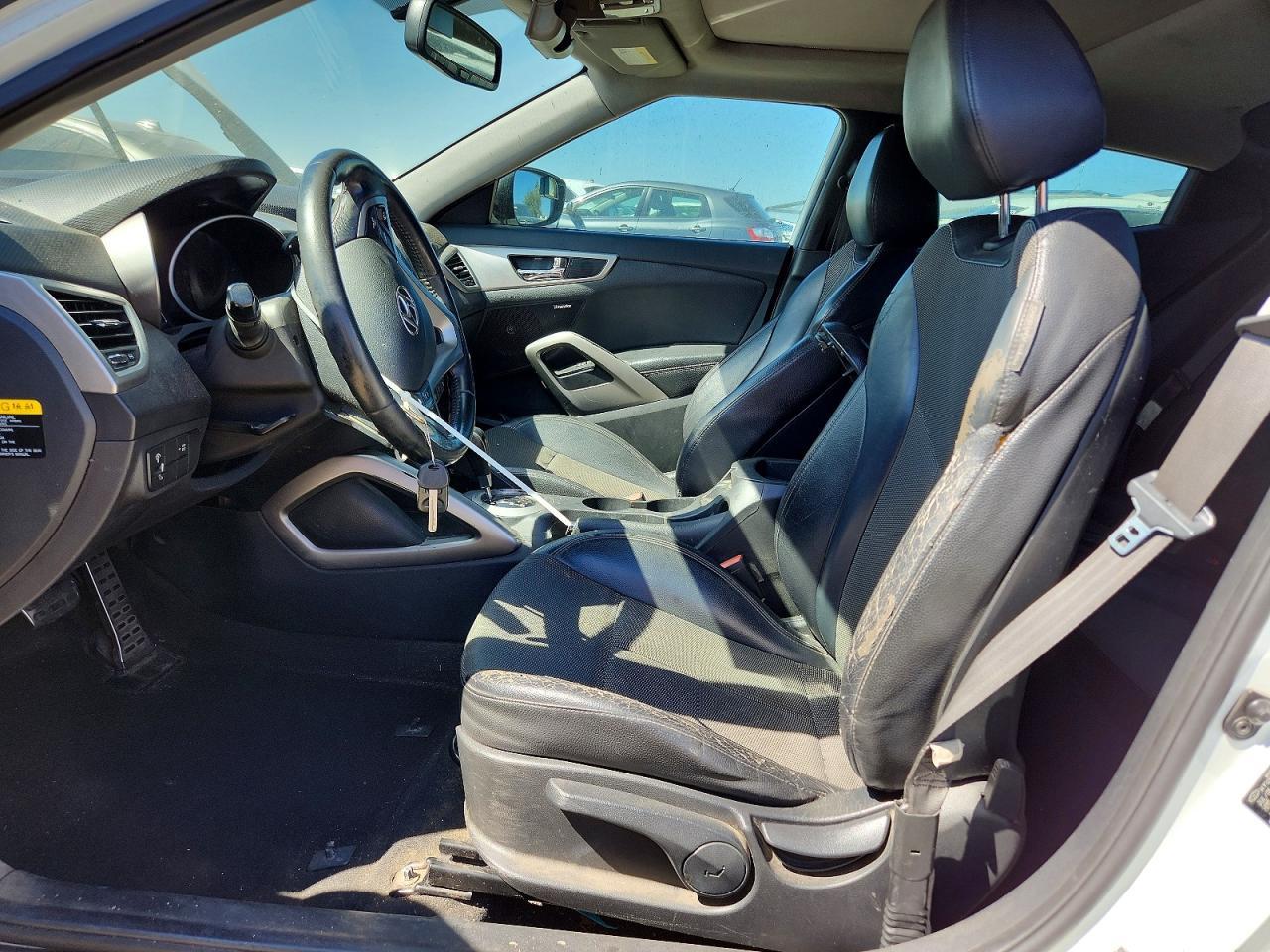 2013 Hyundai Veloster Base - zdjęcie 7