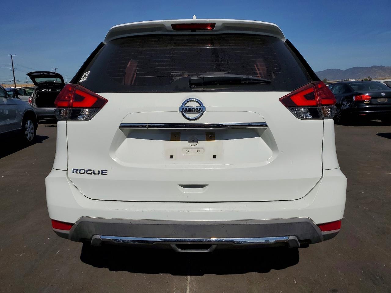 2017 Nissan Rogue S - zdjęcie 6