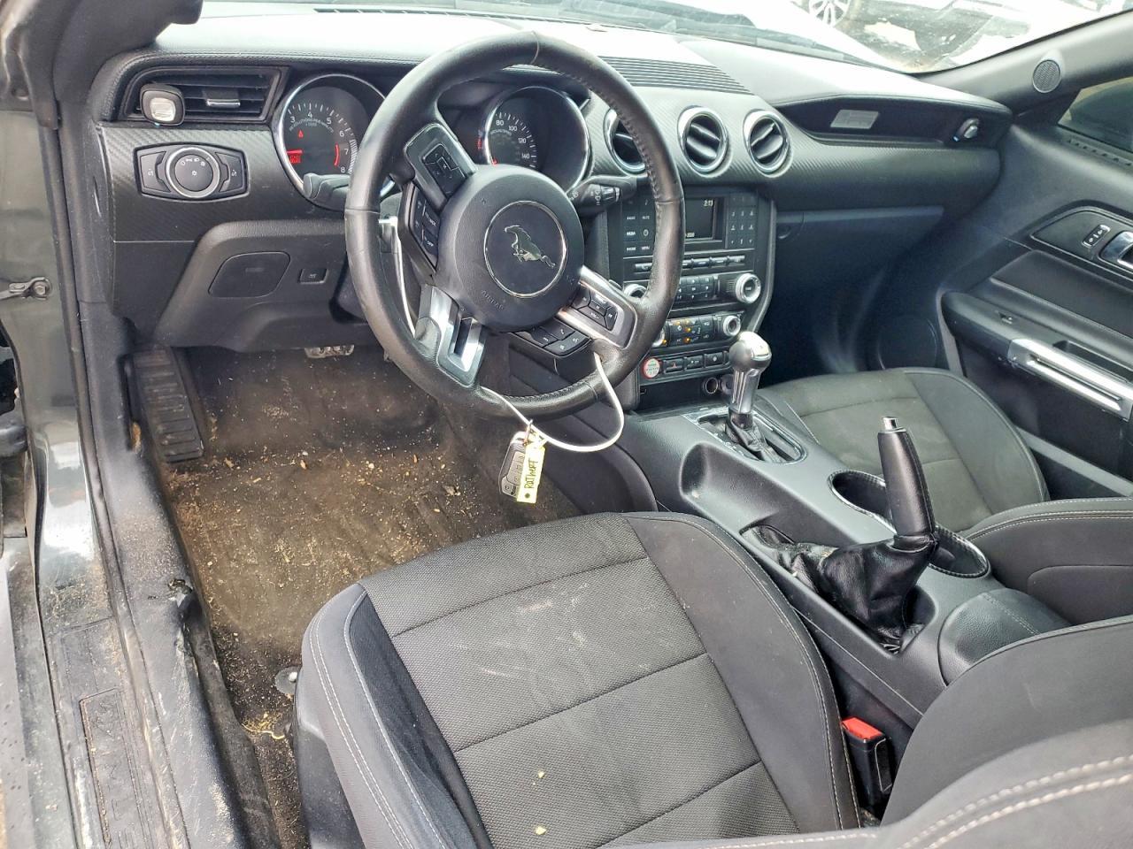 2015 Ford Mustang - zdjęcie 8