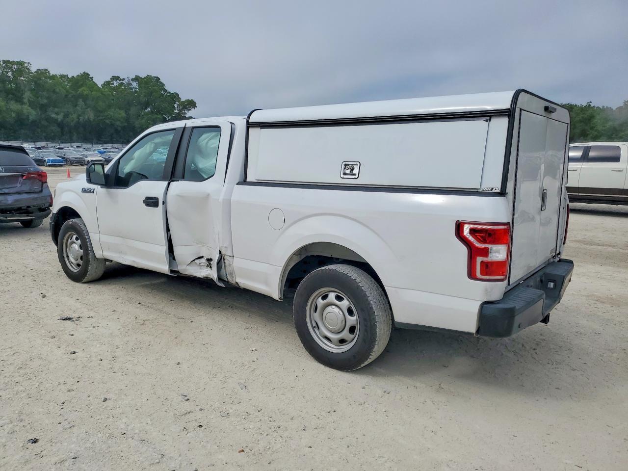 2020 Ford F150 Super Cab - zdjęcie 2