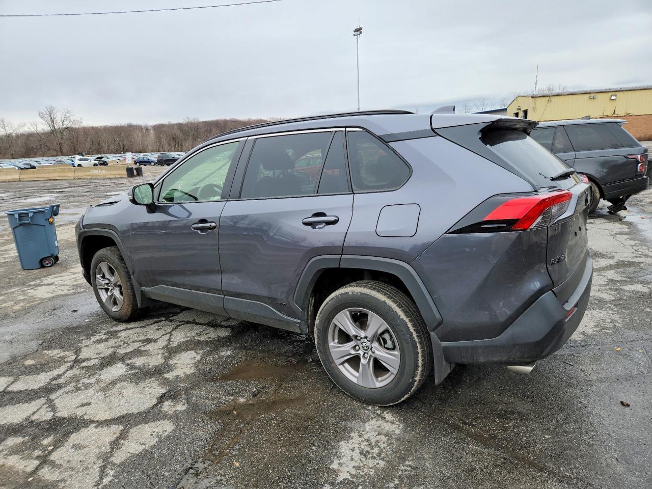 2023 Toyota Rav4 Hybrid Le - zdjęcie 2