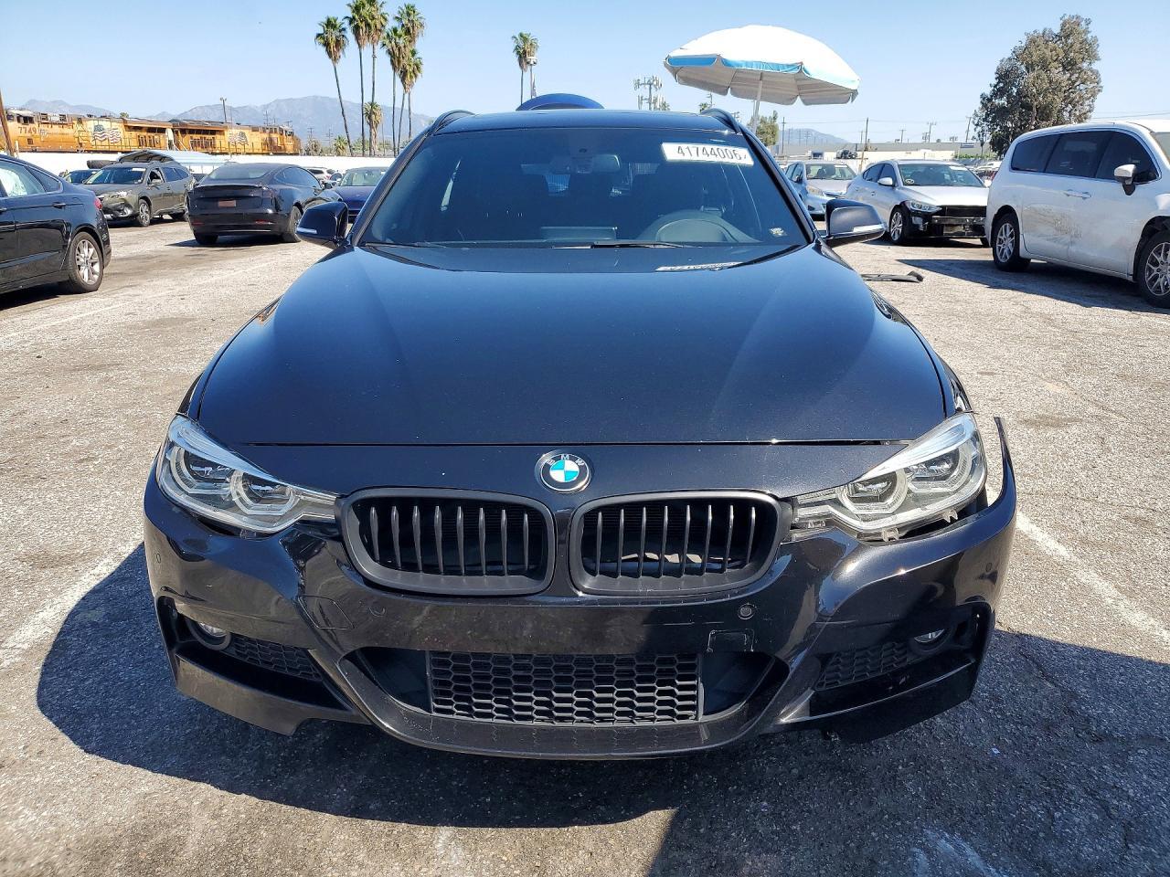 2017 BMW 330 Xi - zdjęcie 5